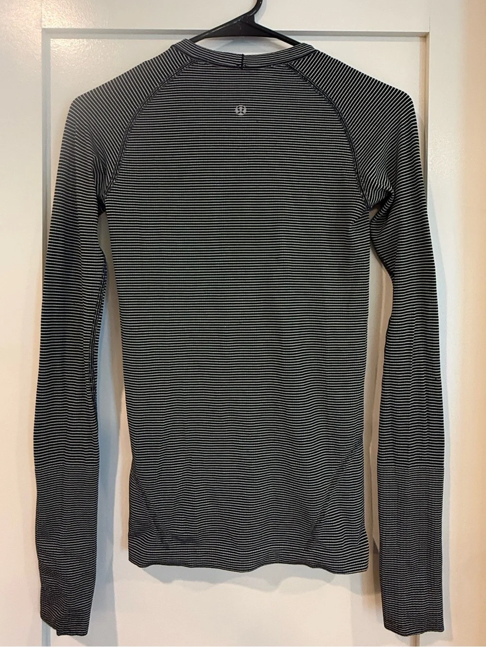 Lululemon swiftly long sleeve top, black white striped